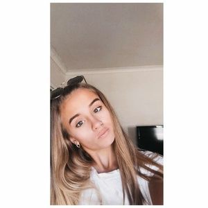 Meet your Posher, Sky